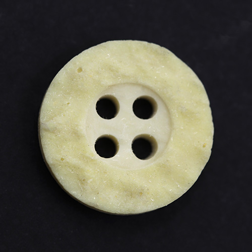 15462 Sullivans 16mm Round Plastic Button 4 Hole - Crater Effect Border - Cream - 44 In A Tube