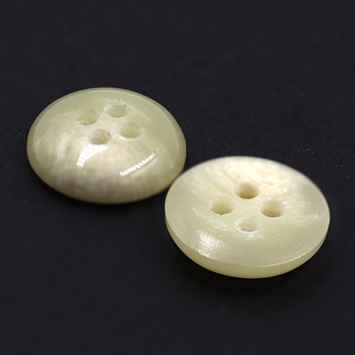 15494 Sullivans 14mm Round Plastic Button 4 Hole - Cream - 139 In A Tube