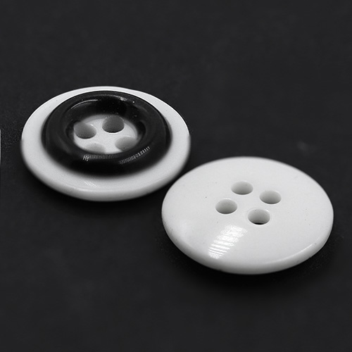 15704 Sullivans 14mm White Button 4 Hole With Black Ring  - Bag Of 100