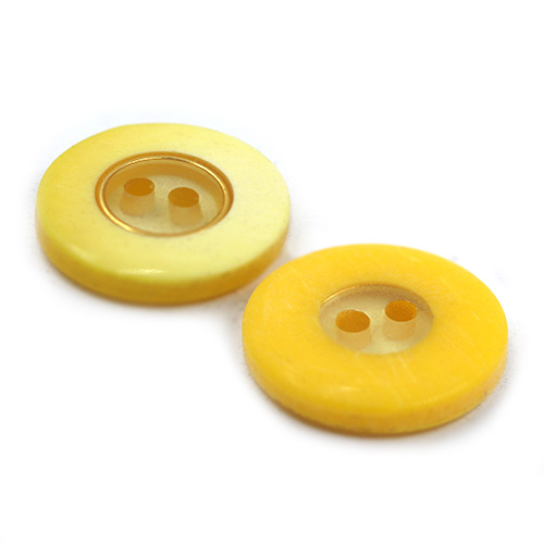 15776 Sullivans 16mm Clear Round Plastic Button 2 Hole With Block Border - Yellow - 14 In A Tube