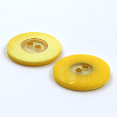 15794 Sullivans 21mm Clear Round Plastic Button 2 Hole With Block Border - Yellow - Bag Of 100