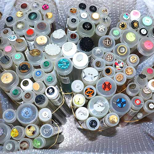 15982 Sullivans Button Tube Pack - 100 Assorted Tubes