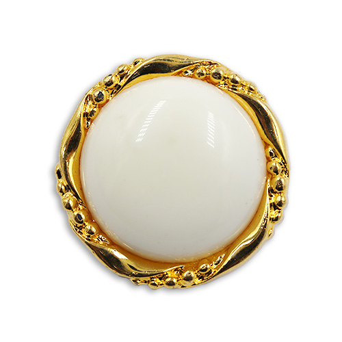 17836 Sullivans 22mm Round Plastic Button With Fine Gold Detailing - White - 13 In A Tube