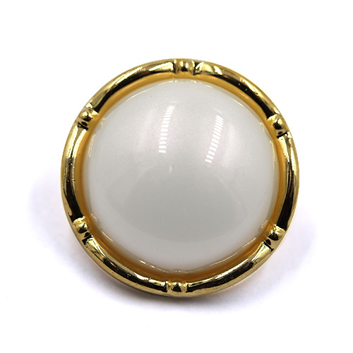 17846 Sullivans 20mm Round Pearl Plastic Button Surrounded With Fine Gold Detailing - 16 In A Tube 