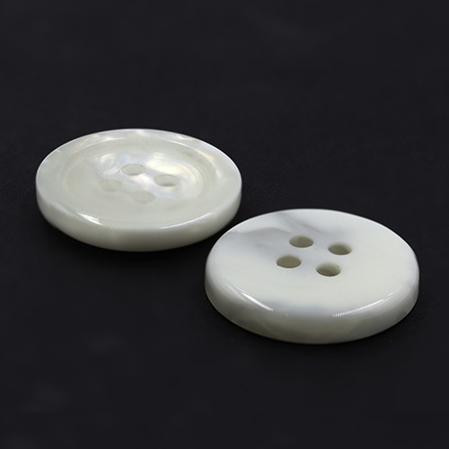17858 Sullivans 20mm Round Plastic Button With Four Holes - White/clear - 31 In A Tube