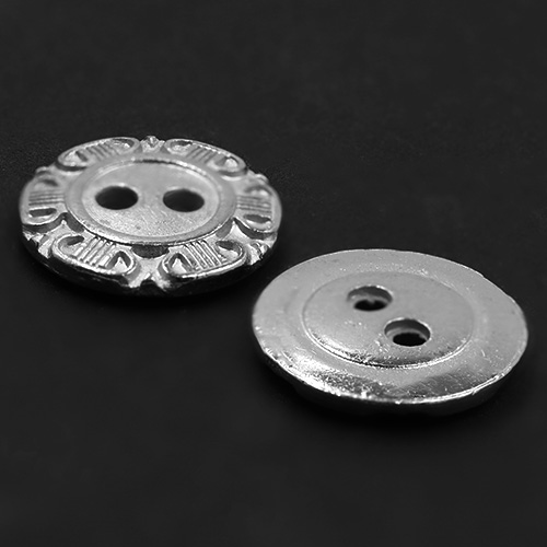 19031 Sullivans 15mm Round Metal Button With Detailed Border - Silver - 67 In A Tube