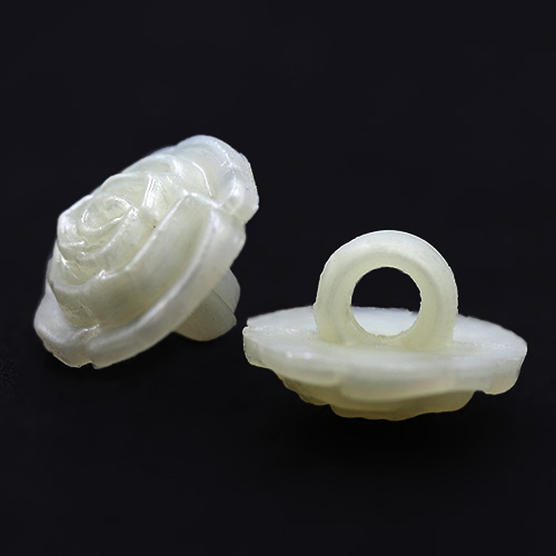 19054 Sullivans 12mm Rose Plastic Button - Cream - 150 In A Tube