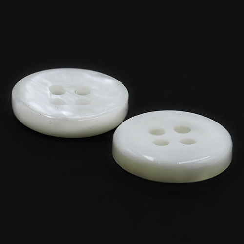 19083 Sullivans 14mm Pearlised Plastic Button With Four Holes - Cream - 108 In A Tube