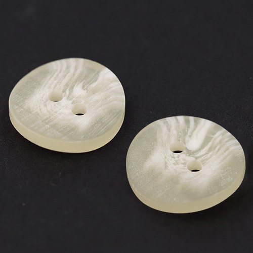 19116 Sullivans 15mm Plastic Button With Two Holes - Cream - 39 In A Tube