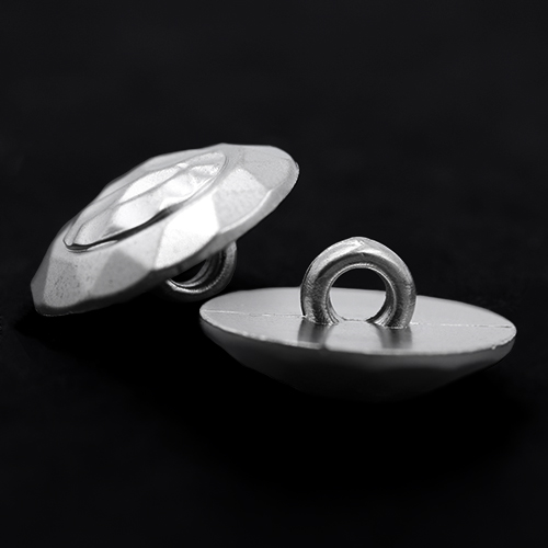 19127 Sullivans 18mm Round Plastic Button With Shank - Silver Indented Pattern - 39 In A Tube