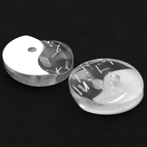 19330 Sullivans 15mm Round Plastic Button 2 Hole With Yin Yang Pattern - White/clear - 75 In A Tube