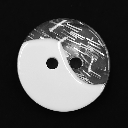 19331 Sullivans 18mm Round Plastic Button 2 Hole With Yin Yang Pattern - White/clear - 60 In A Tube