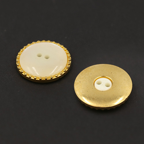 19510 Sullivans 21mm Round Plastic Buttons With Two Holes - Pearlised With Gold Border - 14 In A Tube