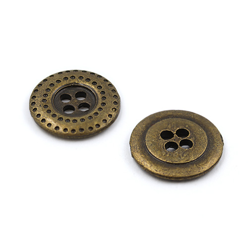 20648 Sullivans Buttons Card - 17mm Bronze Metal Buttons With Four Holes - 2pcs