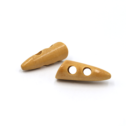 20675 Sullivans 30mm Wooden Toogle Button With Two Holes With Point - Light Wood - 20 In A Tube