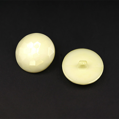 20760 Sullivans 30mm Round Plastic Shank Button - Diamond Cut - Cream Bonelet - 25 In A Tube 