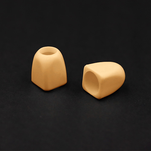 20971 Sullivans 13mm Plastic Detachable Cord Ends - Cream - 56 In A Tube