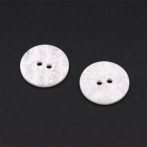 21211 Sullivans 20mm Round Pearlised Flat Plastic Button With Two Holes - White - 28 In A Tube 