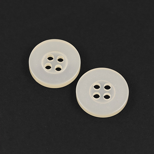 22529 Sullivans 17mm Round Plastic Button 4 Hole - Cream - Bag Of 100