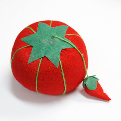 48674 Pin Cushion Tomato