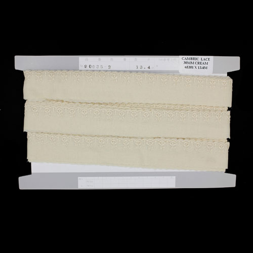 65301 Cambric Lace 30mm Dark Cream