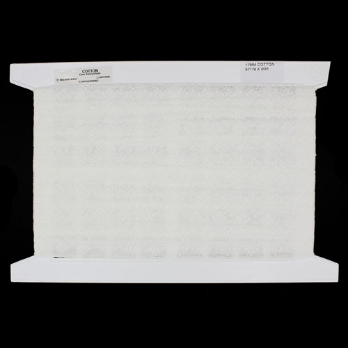 67178 Lace Cotton Leavers 17mm Off White