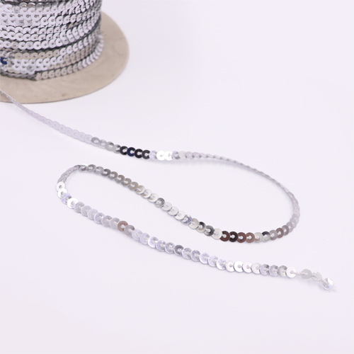 70902 Trim Sequin 3mm Silver